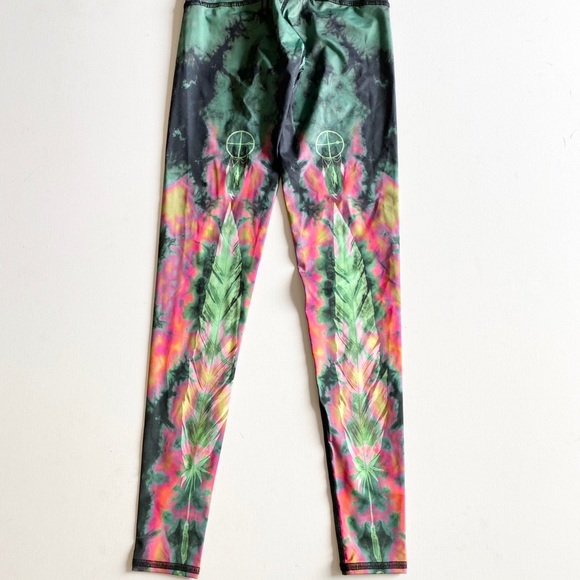 Teeki Green Eagle Feather Leggings - Picture 3 of 3